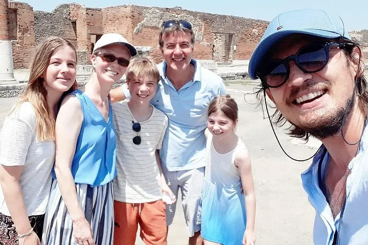 Exploring Pompeii, photo 1 from the operator's listing