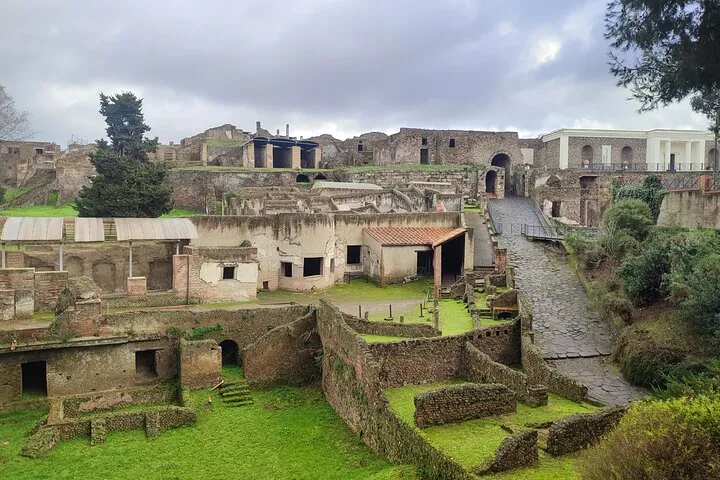 Pompeii Tour with experienced guide, photo 1 from the operator's listing