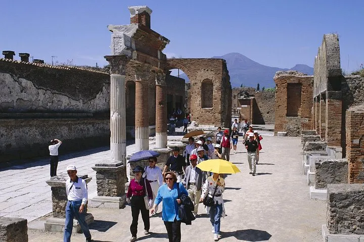 Pompeii 2-hour Private Tour with an Archaeologist-Ticket included