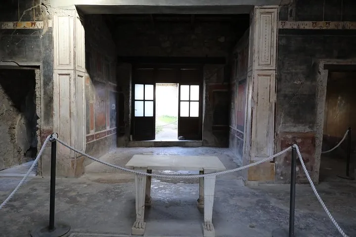 Pompeii: 2H Small Group tour with an Archaeologist and ticket, photo 2 from the operator's listing