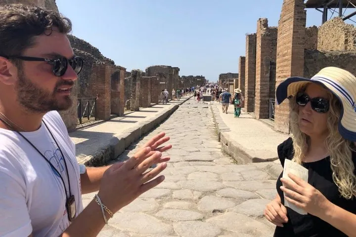PompeiI Exclusive Tour with your Archaeologist in a Small Group, photo 3 from the operator's listing