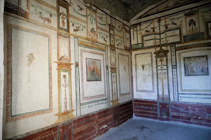 Pompeii: 2H Small Group tour with an Archaeologist and ticket, photo 3 from the operator's listing