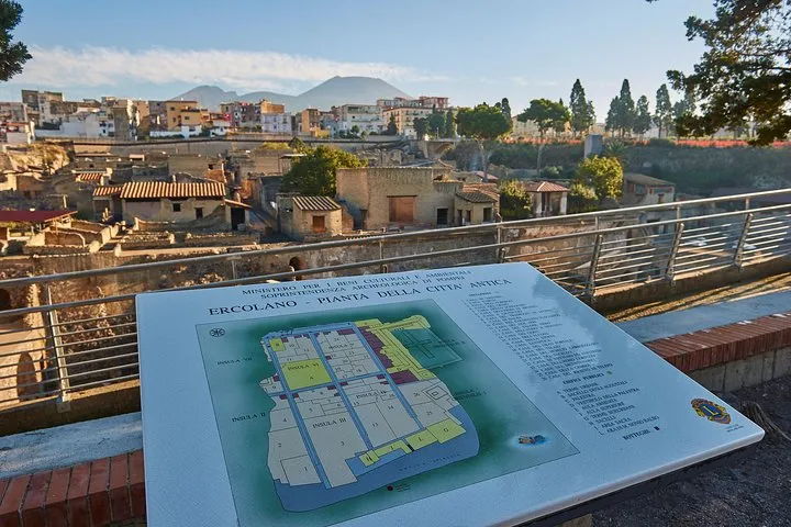 Guided Day Tour of Pompeii and Herculaneum with Light Lunch, photo 4 from the operator's listing