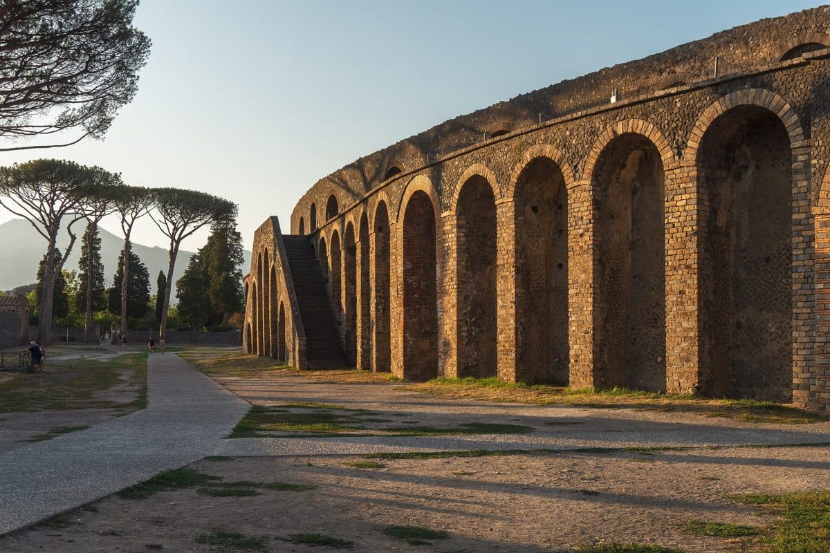 The outer arches and stairways of the Amphitheatre