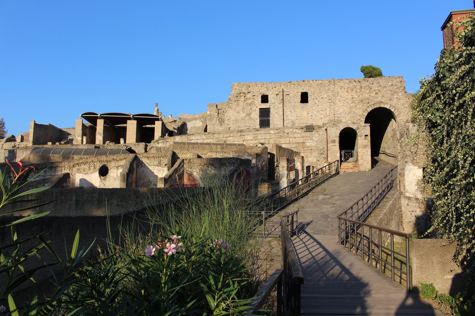 Porta Marina, the western gate of Pompeii